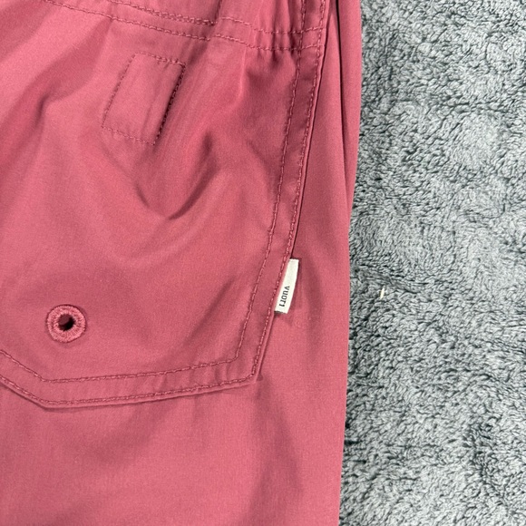 Vuori Men’s Kore Lined Shorts 7.5 Inseam Saltwater Red Workout Athleisure - Picture 4 of 4